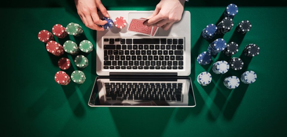 Why people choose online gambling to play