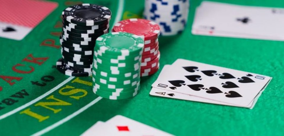 Explain the procedure to start playing online casino games